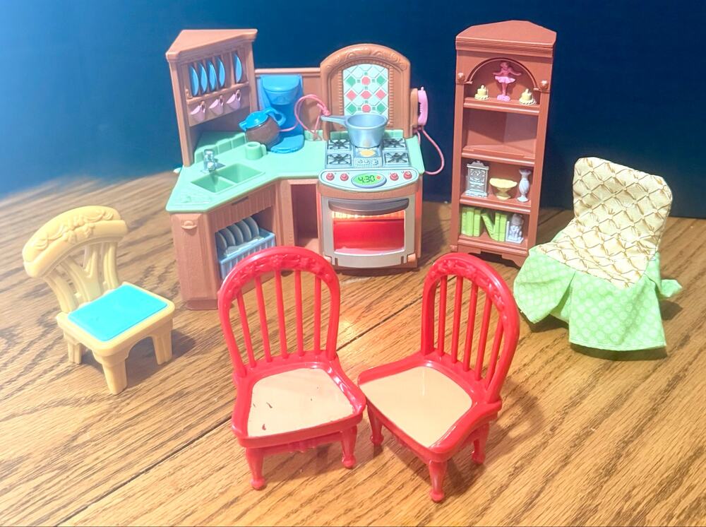 2005 fisher price loving family kitchen corner shelf chairs 1999 two red chairs